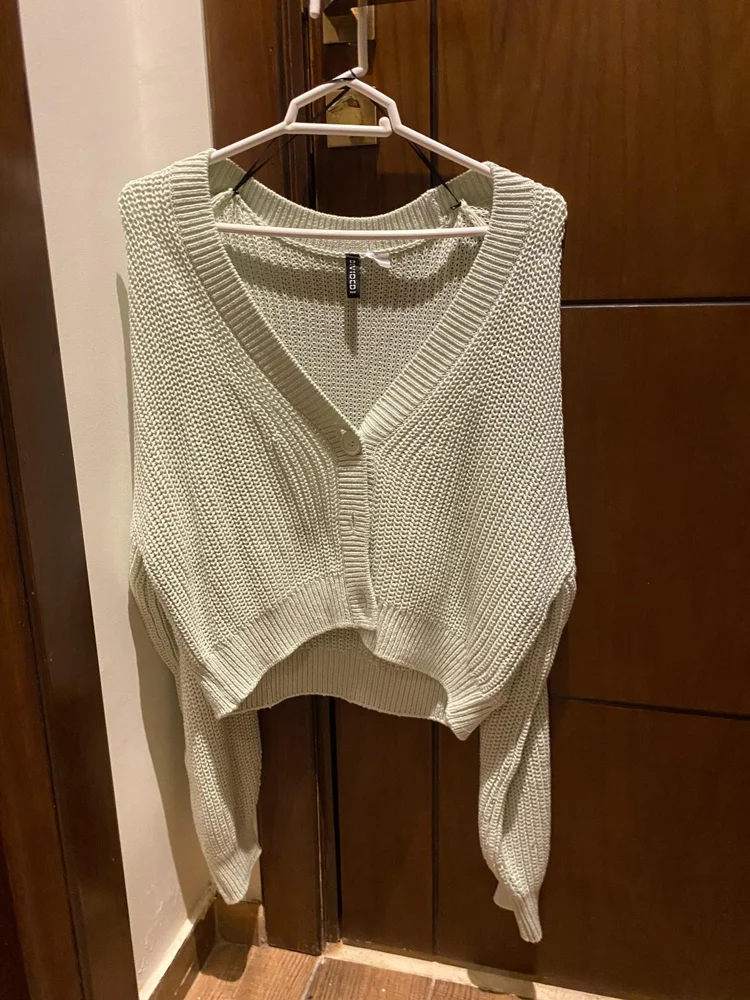 H&M سويترات وبلوفرات