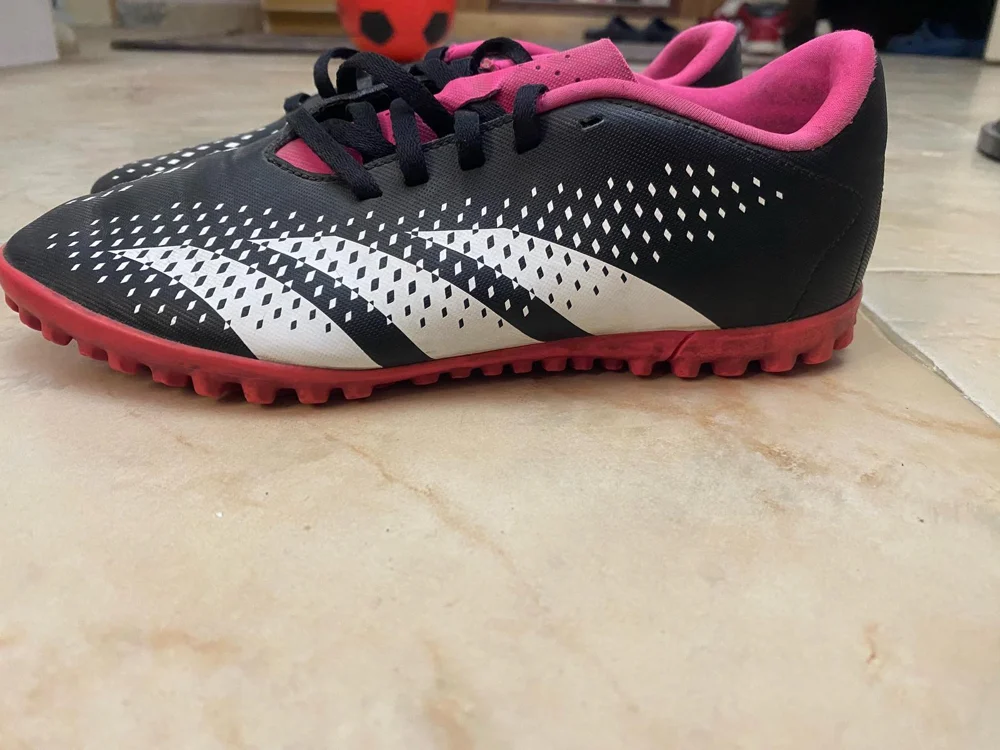 adidas بوت