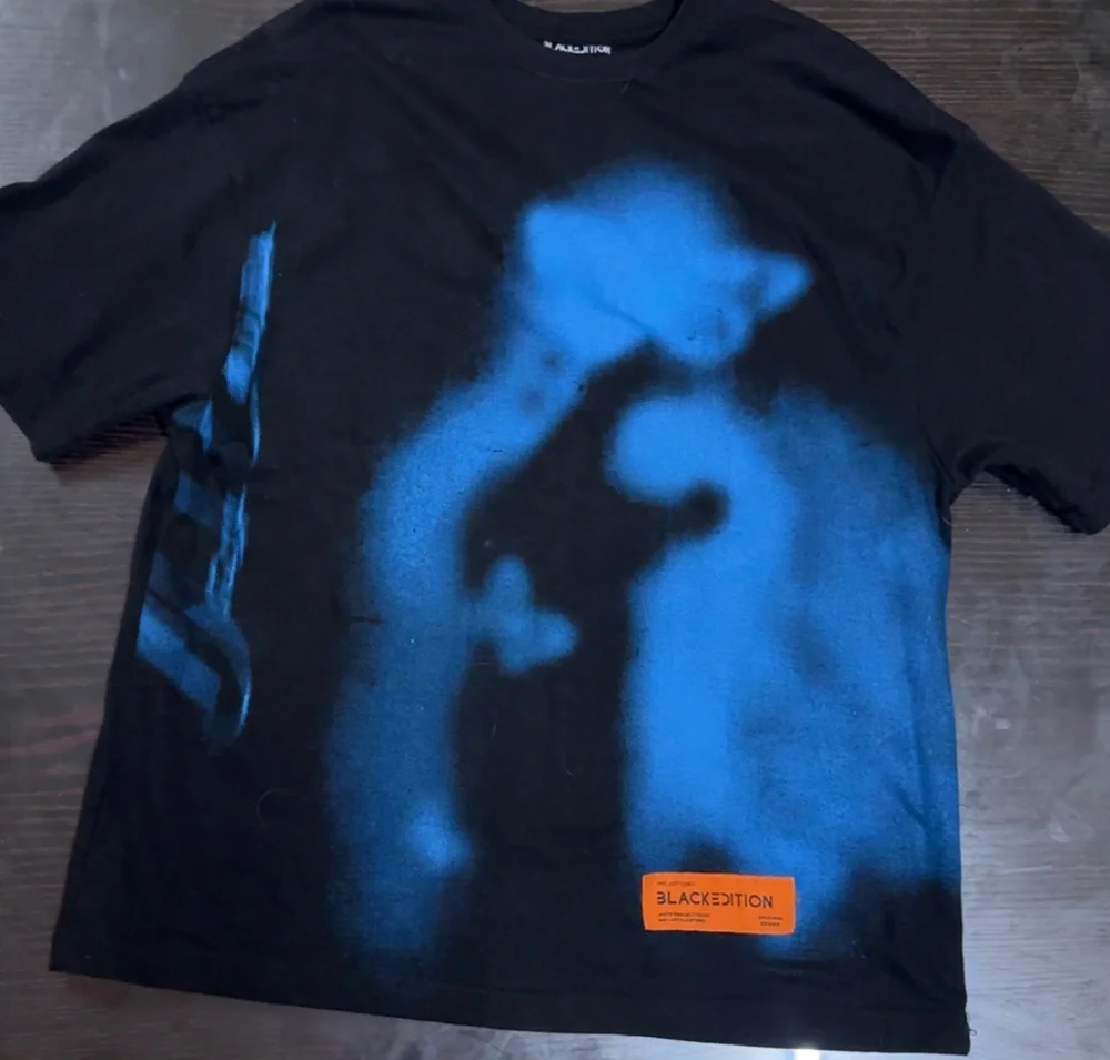 Local T-shirts, size XS