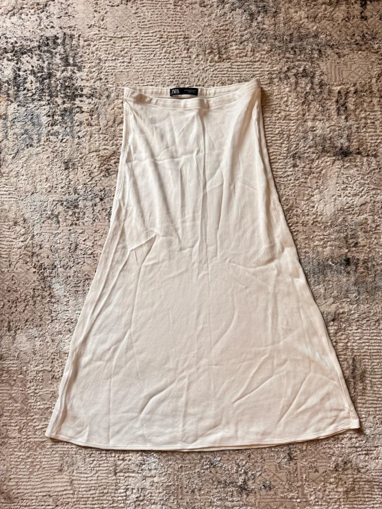 Zara جيبات