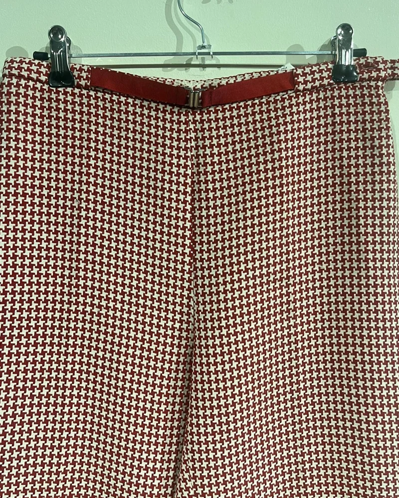 Zara بنطلونات