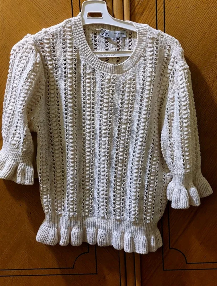 Zara Sweaters & Pullovers
