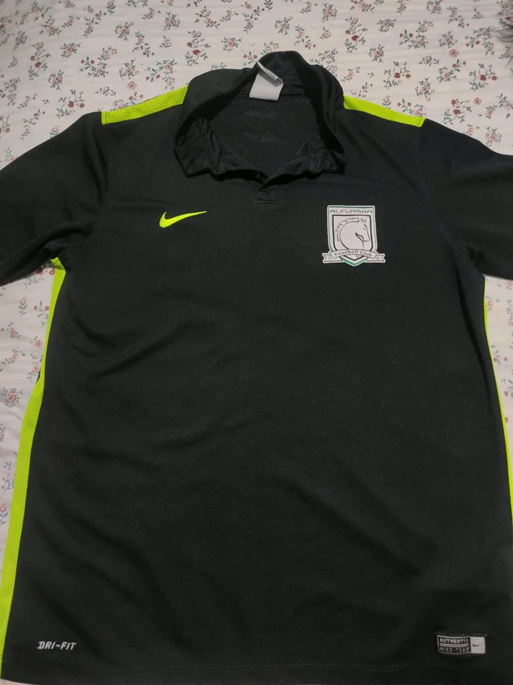 Nike تيشيرتات