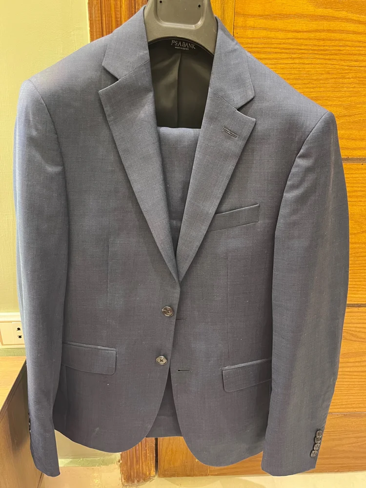 Tie house Suits