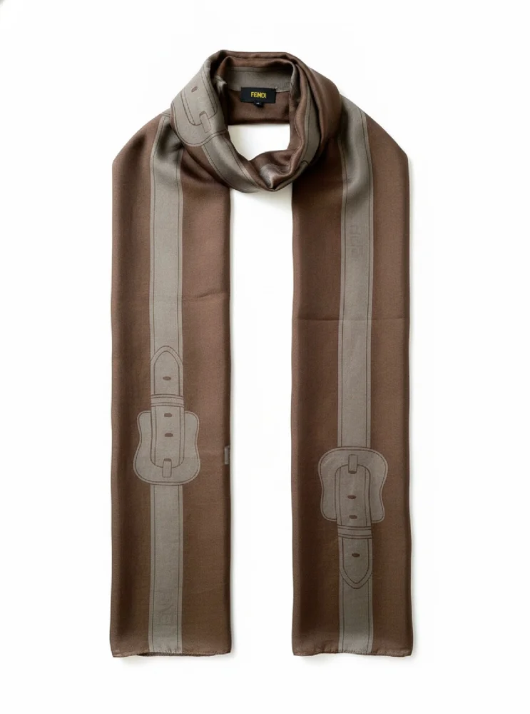 Fendi إيشاربات