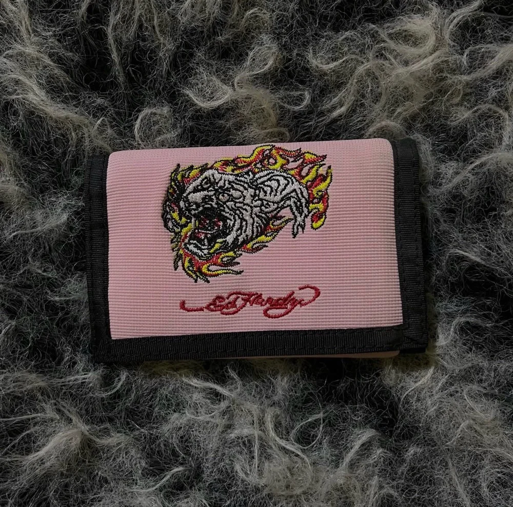Ed Hardy محافظ