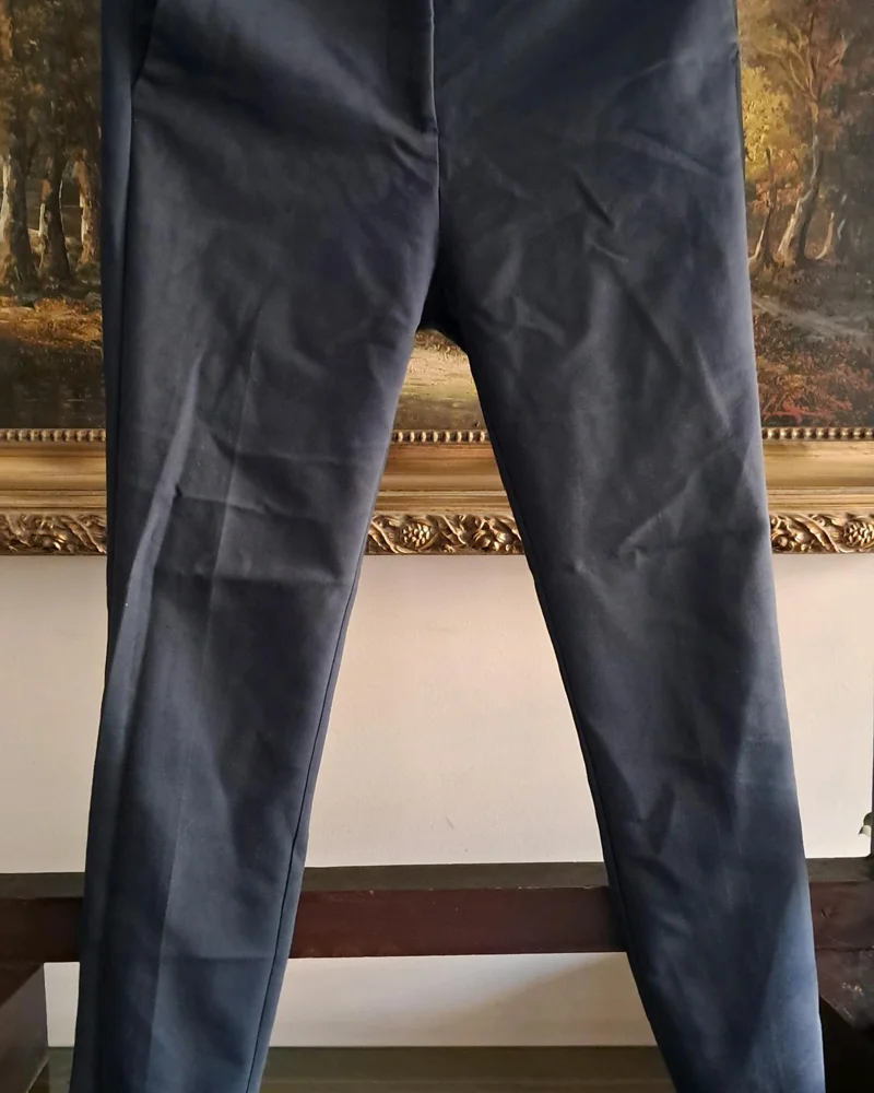 Zara بنطلونات