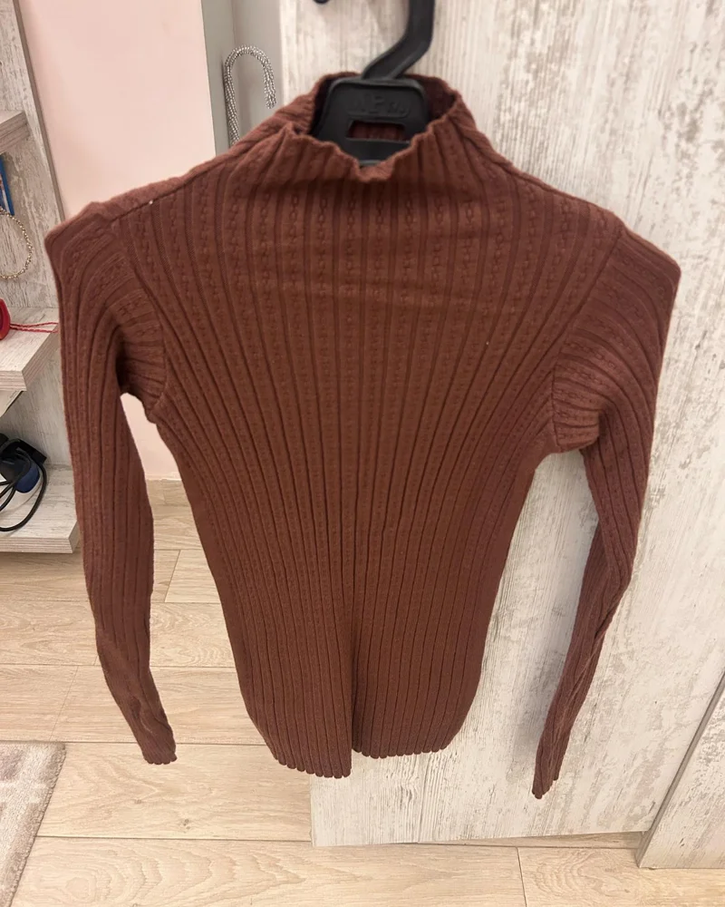 Sweaters & Pullovers