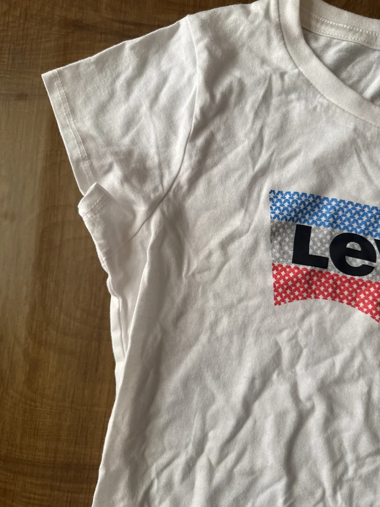 Levi's T-shirts, New with tags, size M, photo 3