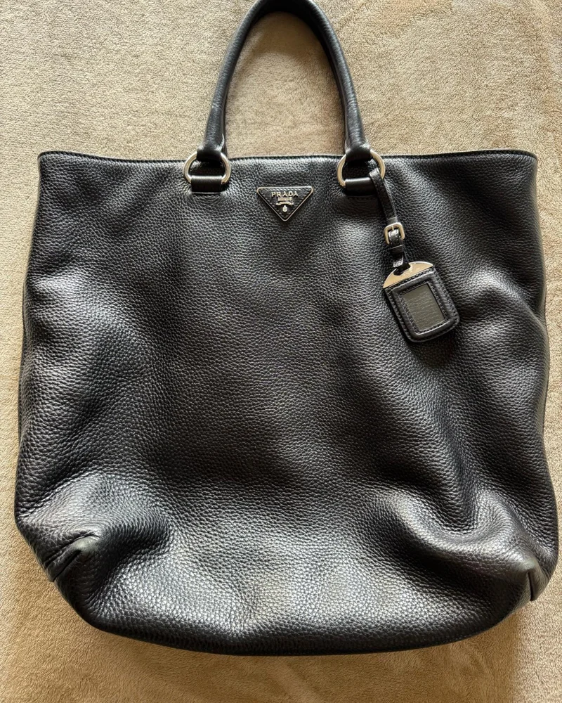 Prada شنط كتف
