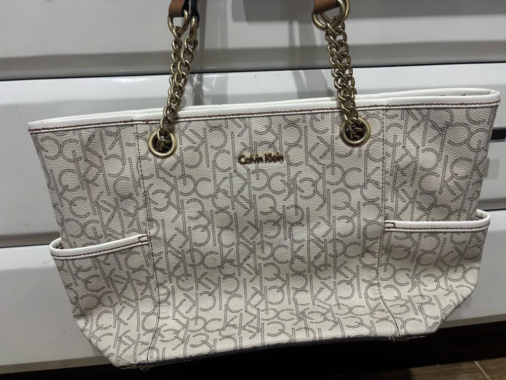 Calvin Klein شنط كتف