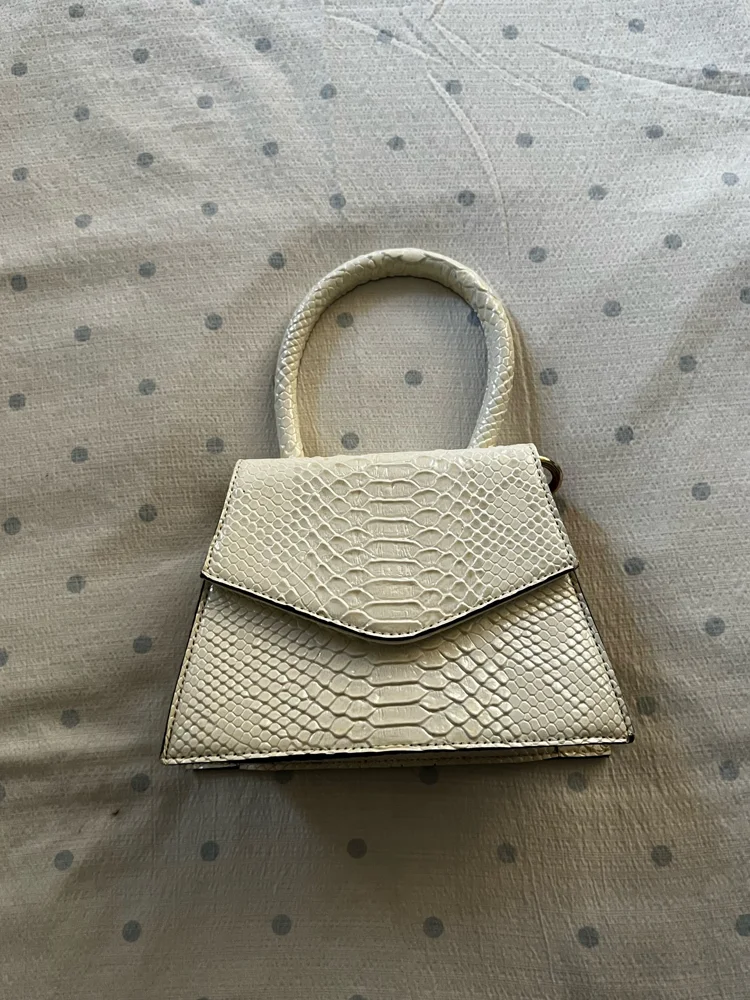 Cross-Body Bags