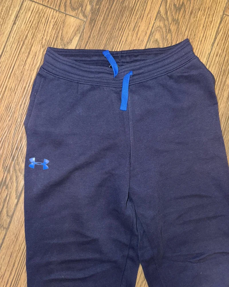 Under Armour بنطلونات