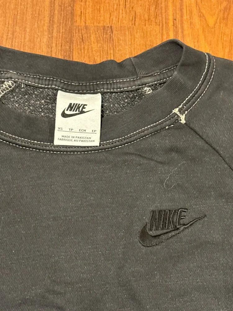 Nike Sweaters & Pullovers