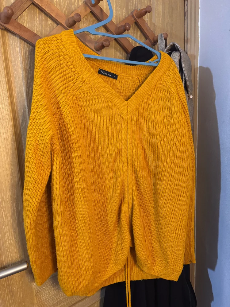 Sweaters & Pullovers
