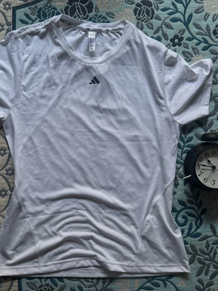 adidas T-shirts, size S