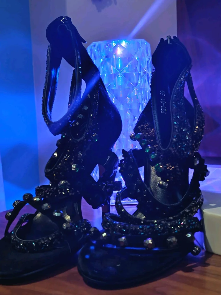 Cinti Sandals