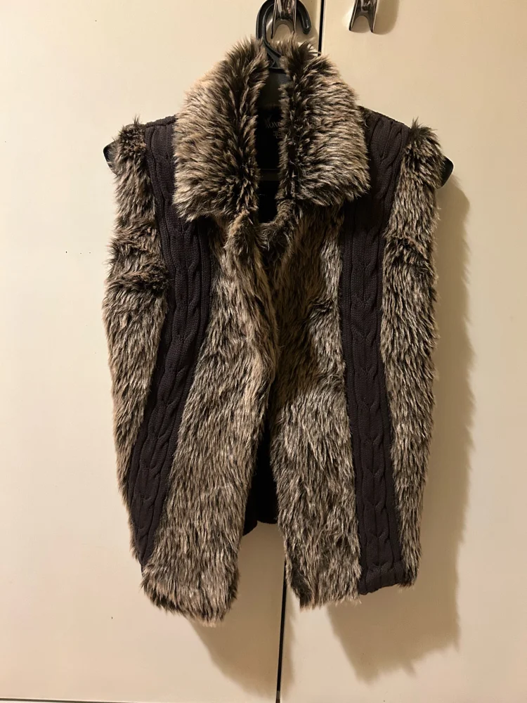 XOXO Vests, size L / 40 / 12
