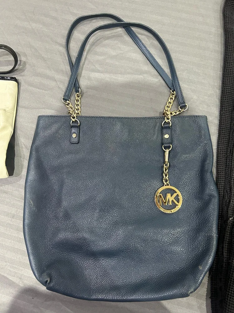 Michael Kors شنط كتف