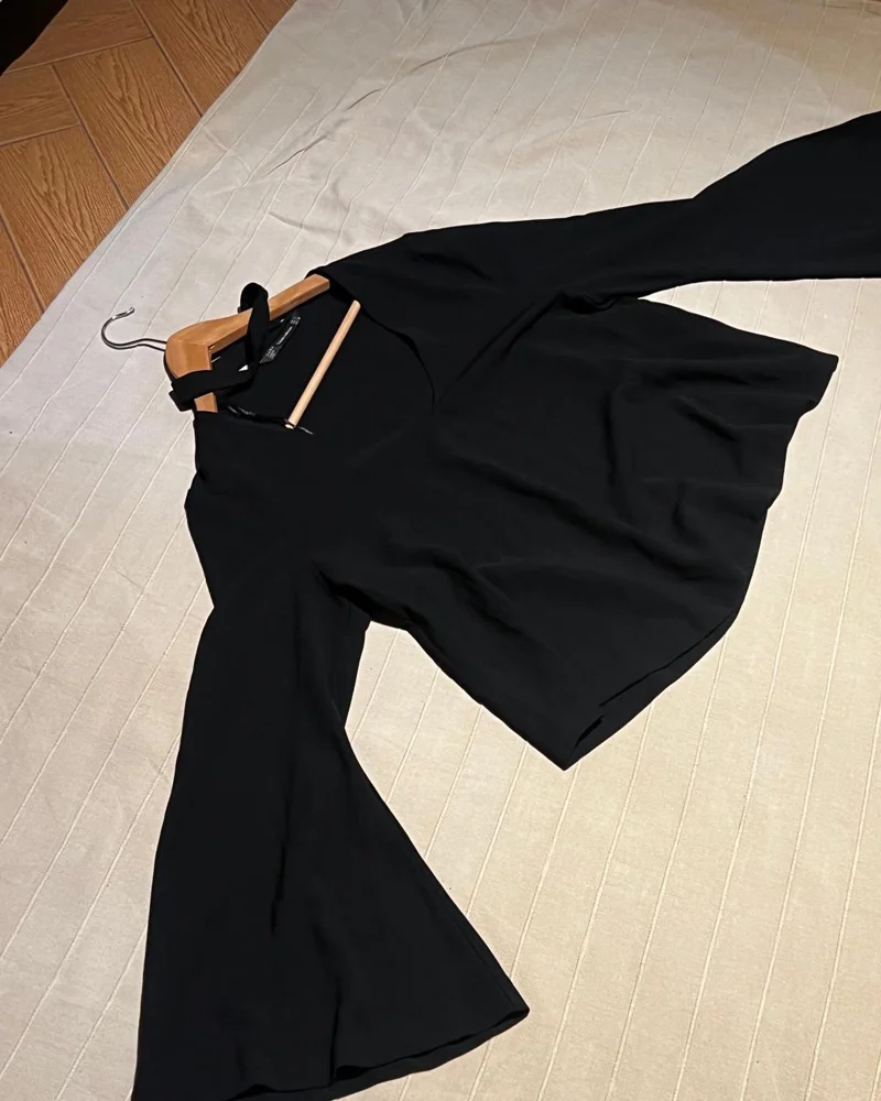 Zara بلوزات