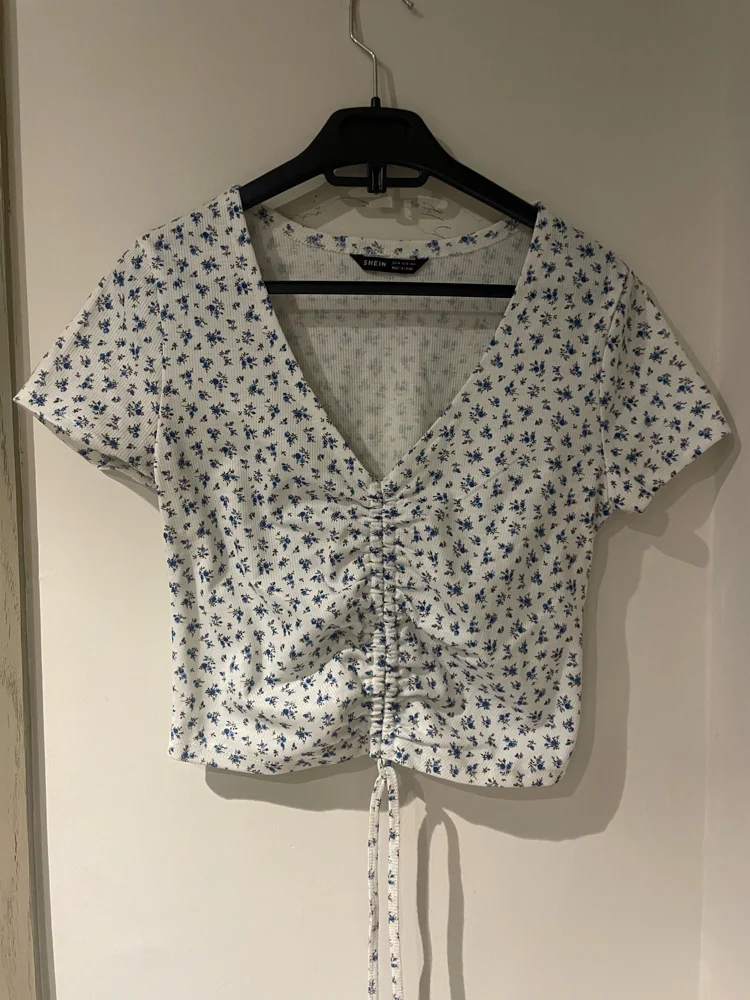 Shein تيشيرتات