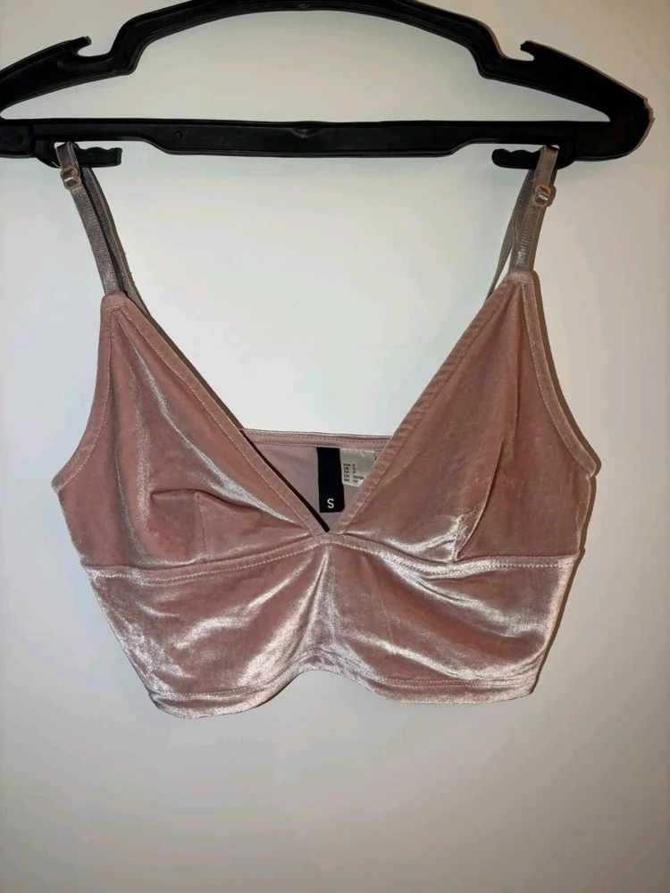 H&M Divided Crop Tops