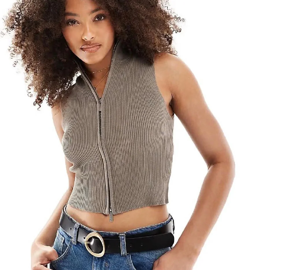 Bershka بلوزات