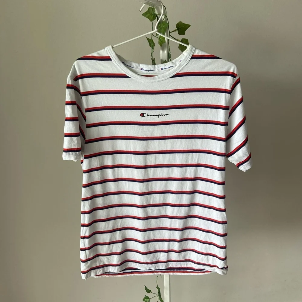 Champion T-shirts, size S, photo 3