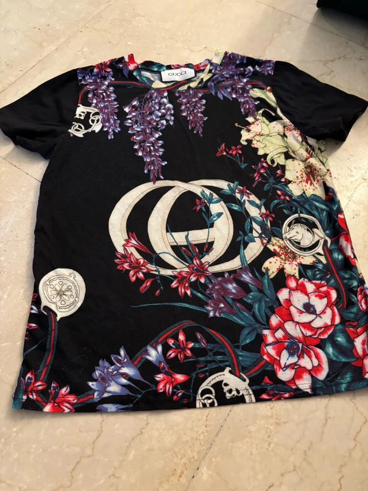 Gucci تيشيرتات
