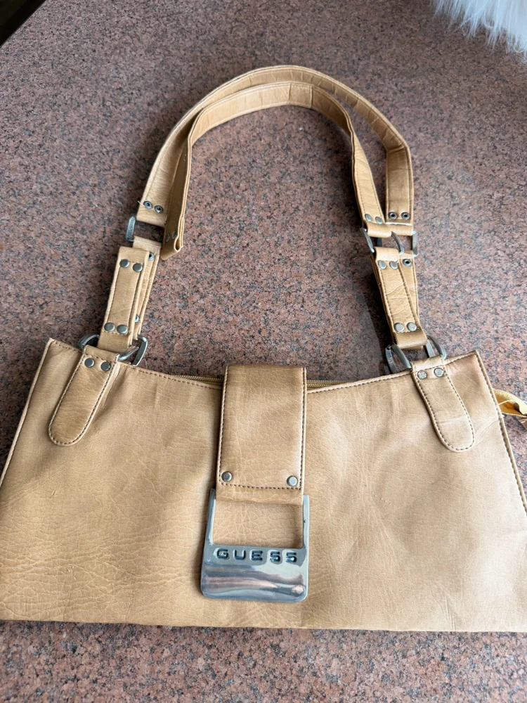 GUESS Shoulder Bags