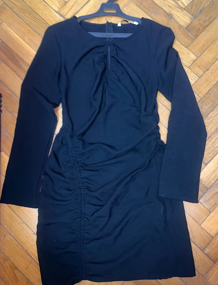 Zara فساتين سواريه