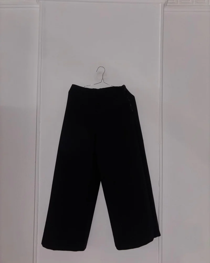 Zara بنطلونات