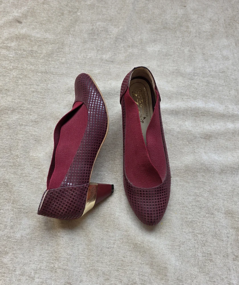 Kitten Heels، مقاس 37