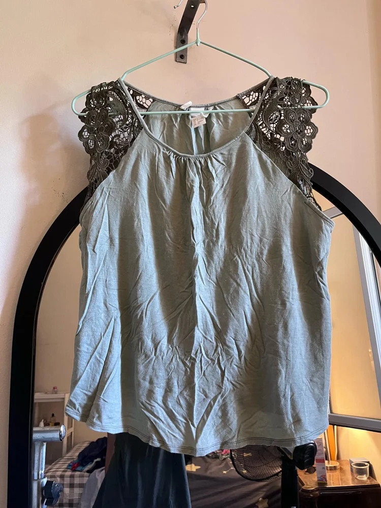 H&M قمصان