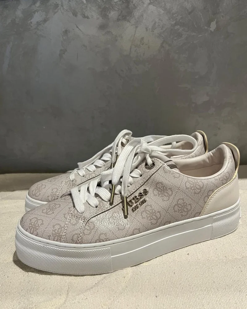 GUESS Sneakers