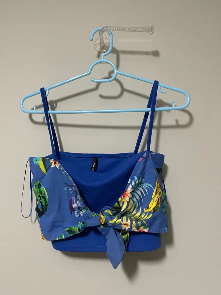Stradivarius Crop Tops