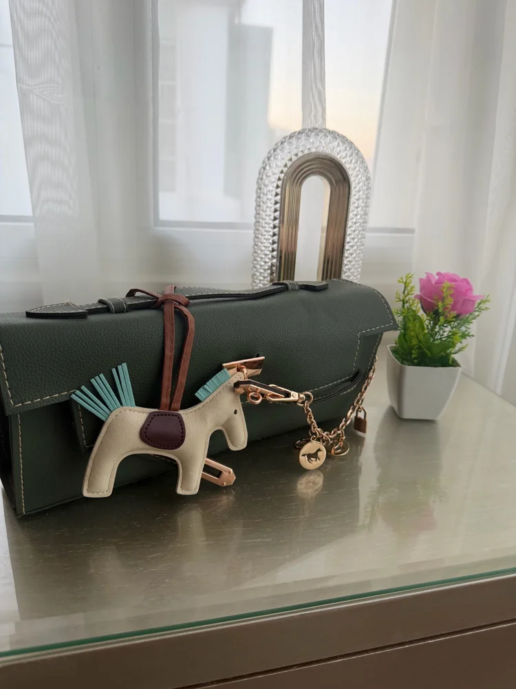 Clutch, size Other, photo 3