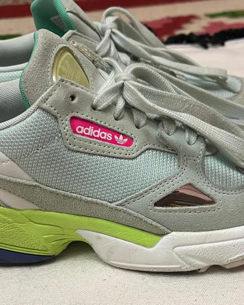 adidas Sneakers