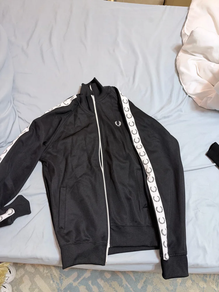 Fred Perry Sweaters