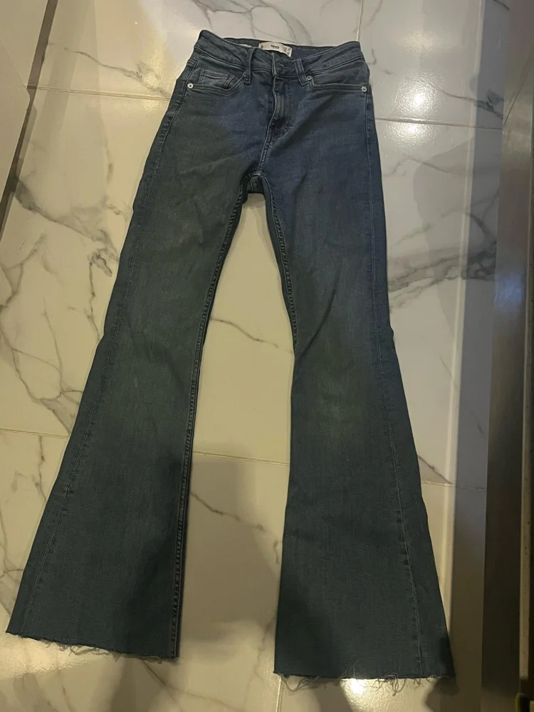 Mango Jeans