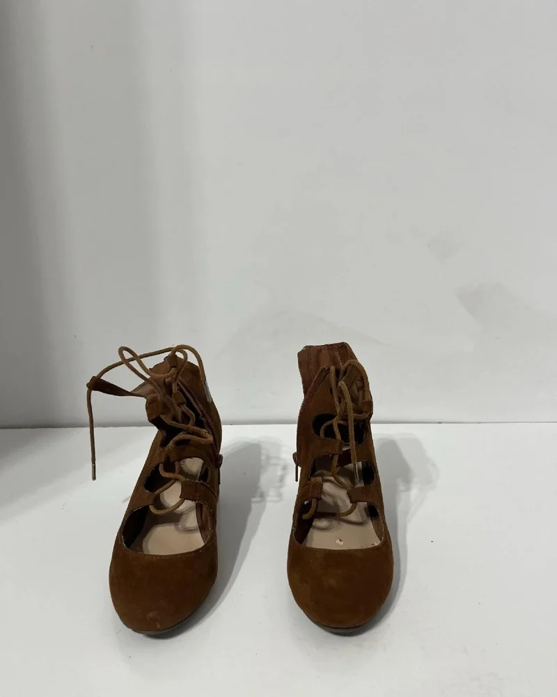 deja vu Lace-ups