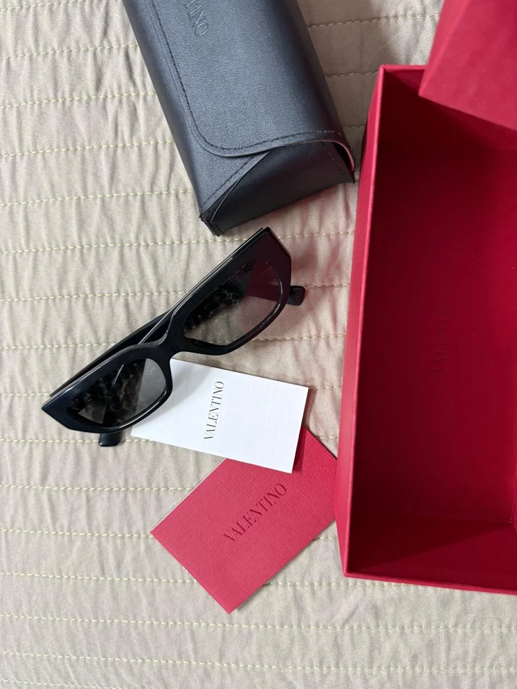 Valentino نضارات شمس