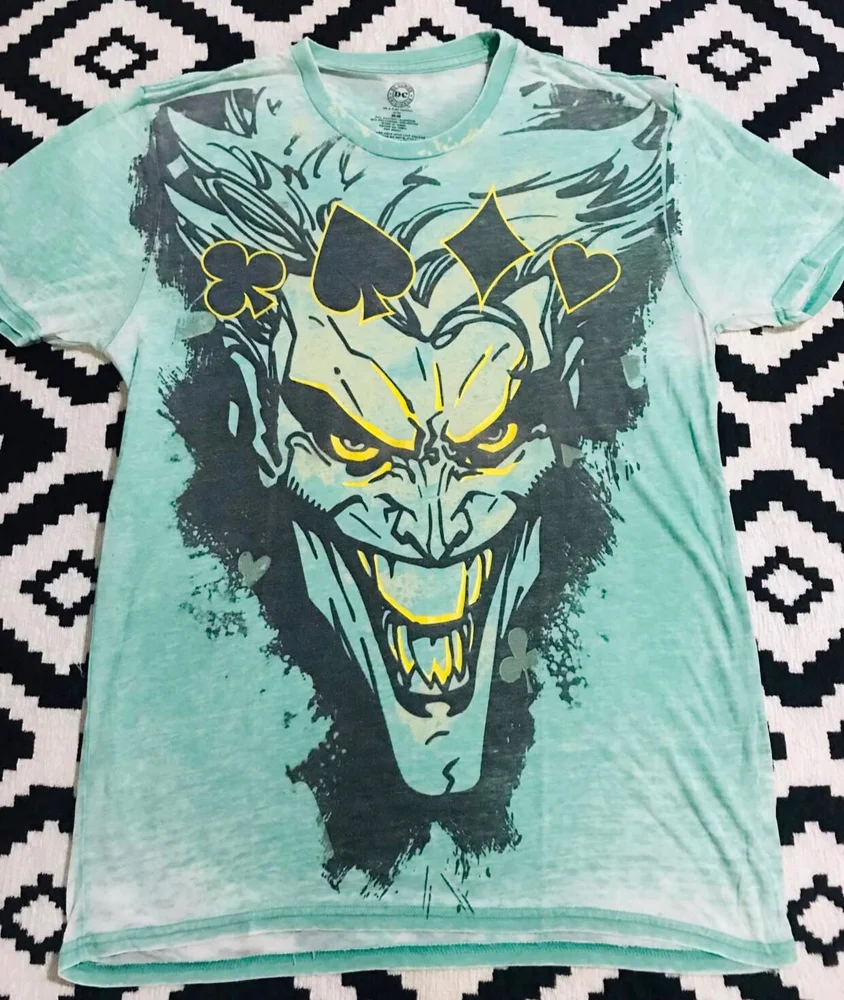 DC T-shirts, size M