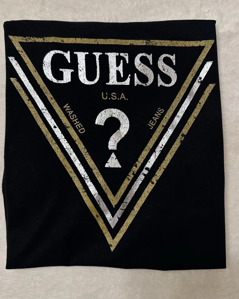 GUESS تيشيرتات