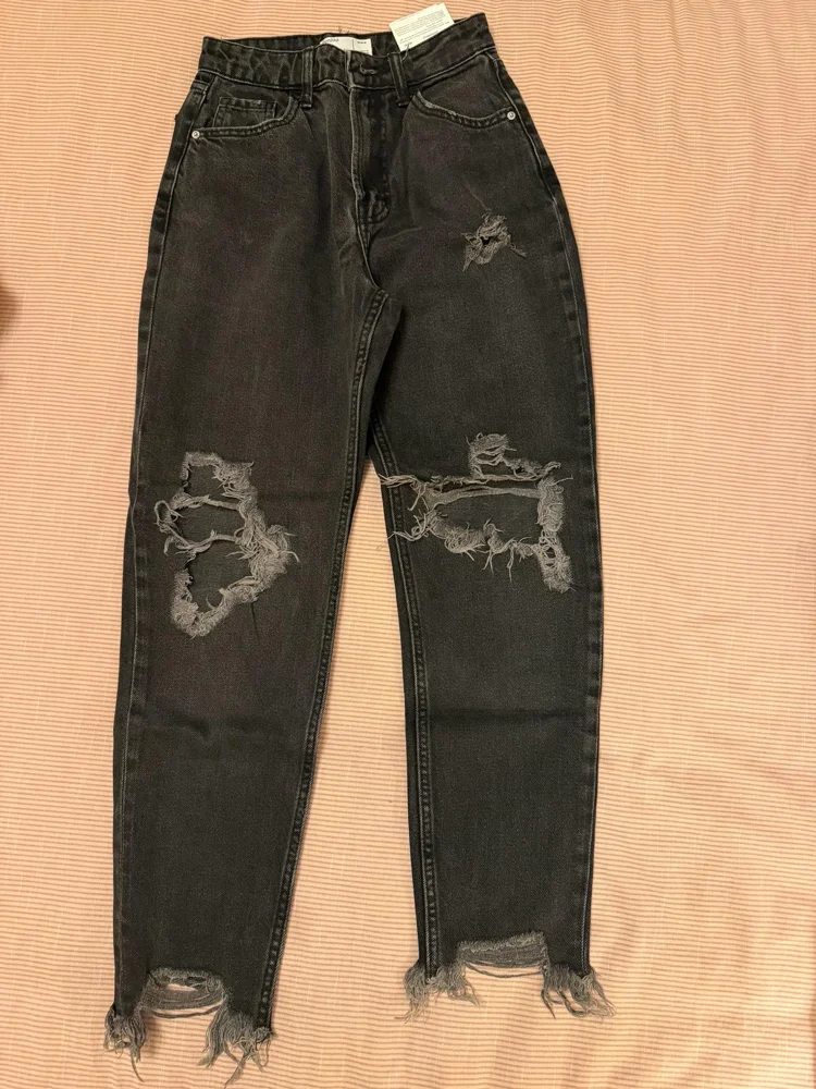 Bershka چينز