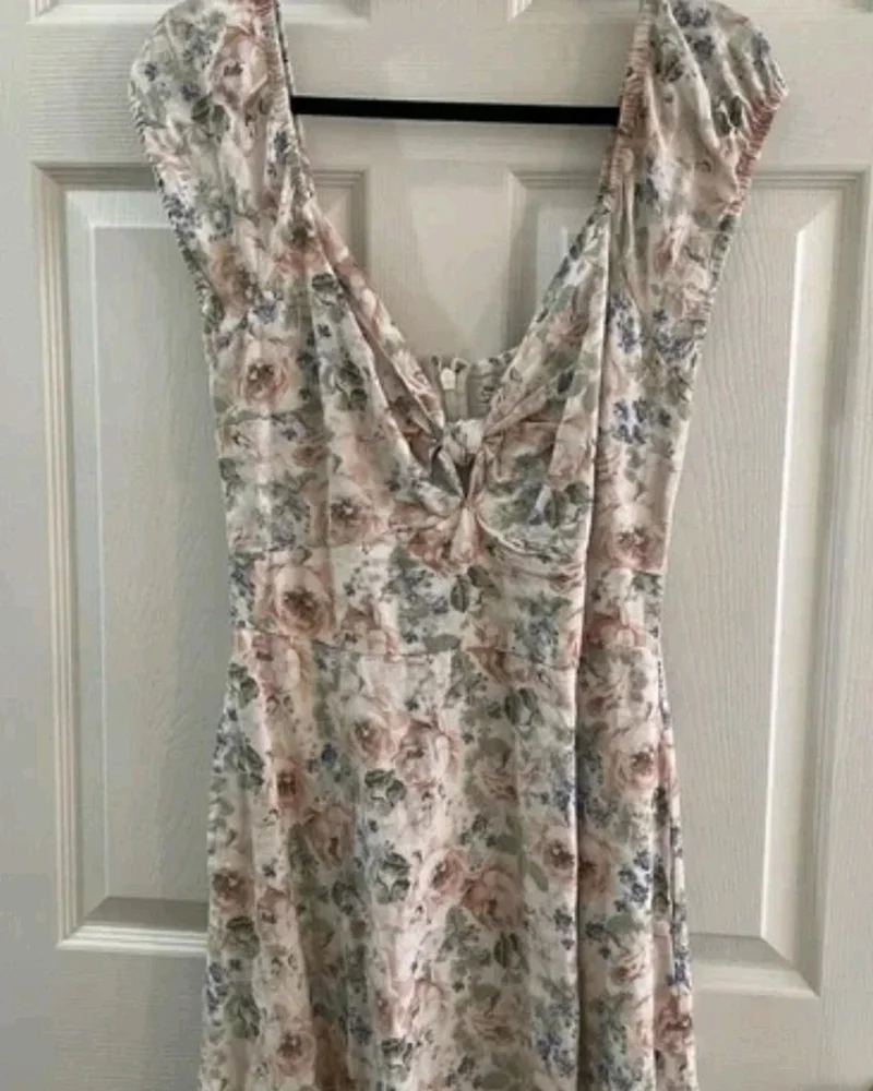 Abercrombie & Fitch فساتين قصيرة