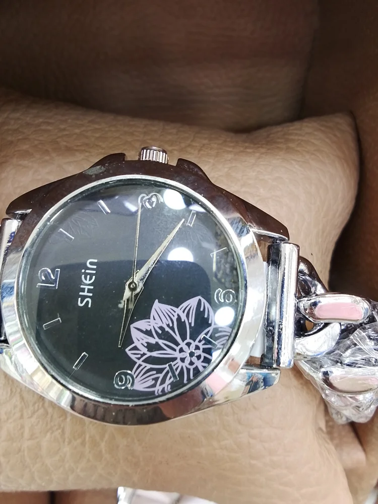 Shein ساعات، حالة مقبولة، صورة 2