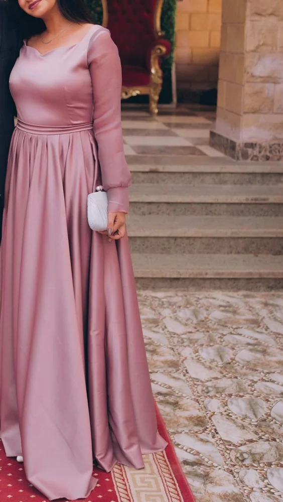 فساتين طويلة