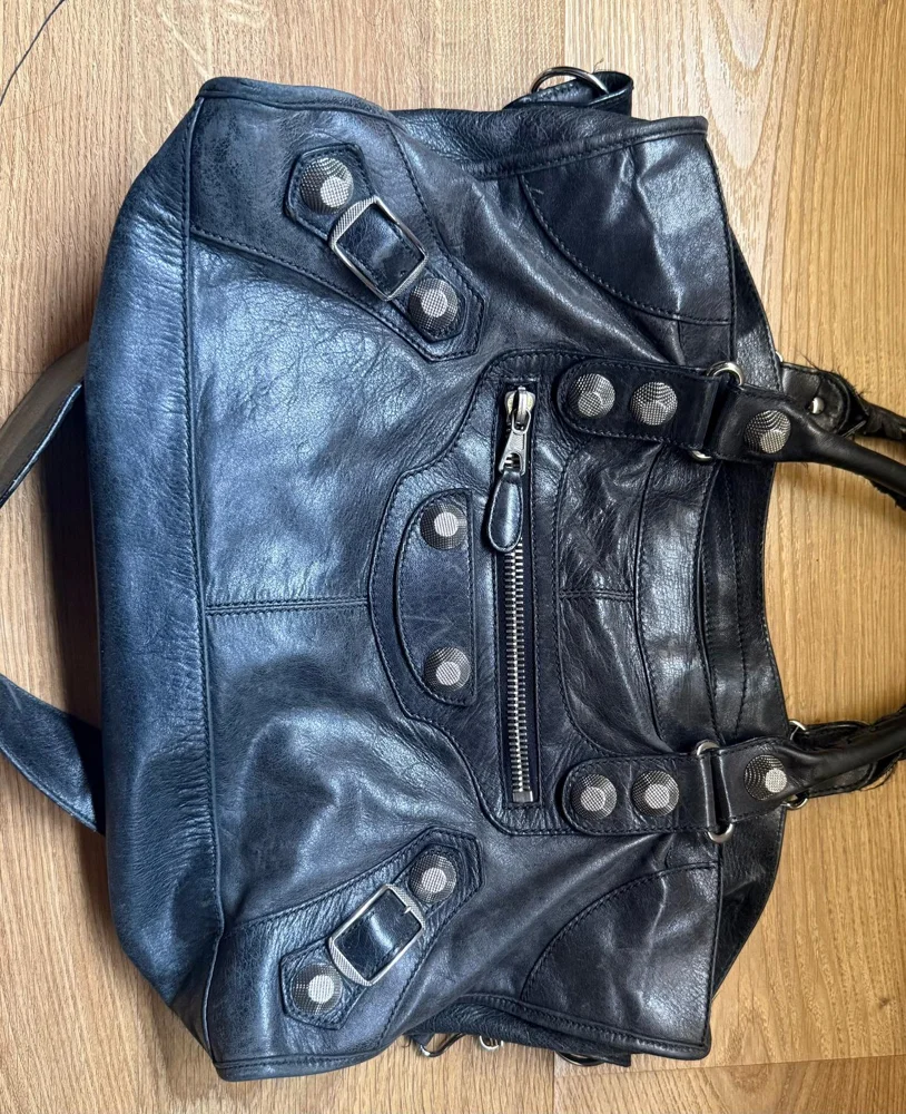 Balenciaga شنط كتف
