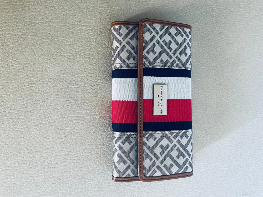Tommy Hilfiger Wallets